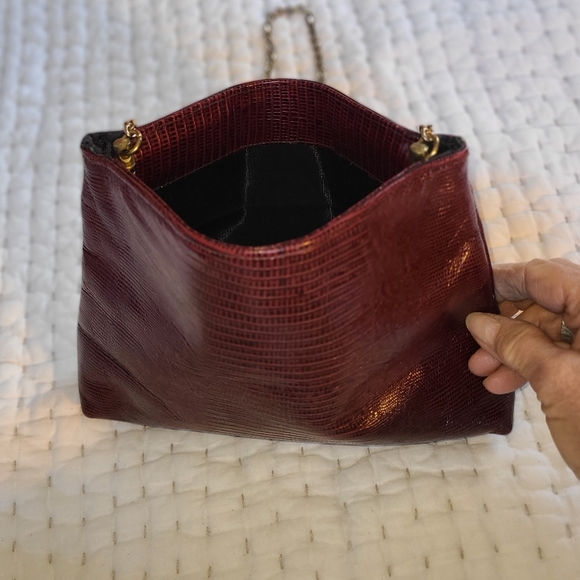 ORIGINALS BY CAPRICE BURGUNDY HANDBAG WITH CHAIN - Picture 6 of 9